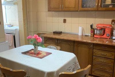 Apartament cu 3 camere decomandat în Caracal - 5