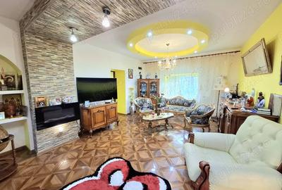 Casă cu 5 camere în Central - 2