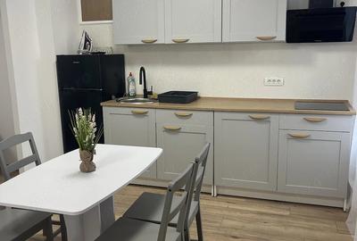 Apartament cu 3 camere decomandat în Central - 3