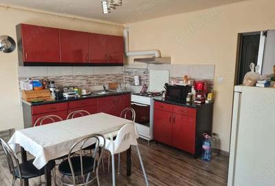 Casă cu 4 camere cu Garaj în Șoimuș - 2