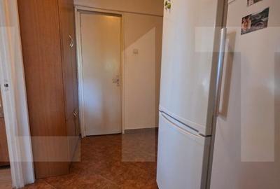 Apartament cu 2 camere semidecomandat, mobilat în Simeria