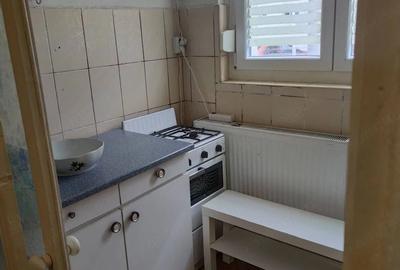Garsonieră decomandată în Pajura