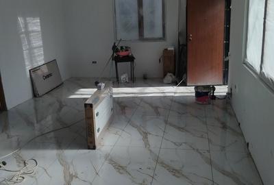 Casă cu 3 camere cu Teren 5800 Mp în Central - 1