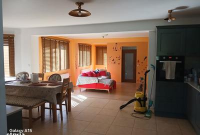 Casă cu 5 camere cu Teren 1500 Mp în Drajna - 2