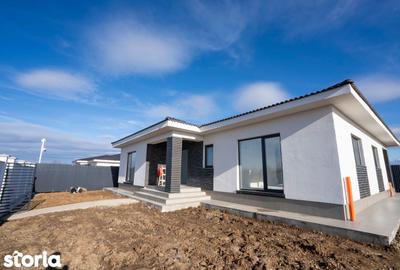 Casă cu 4 camere cu Teren 592 Mp în Oșorhei