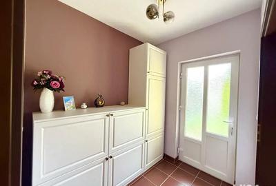 Casă cu 4 camere cu Canalizare în Giroc