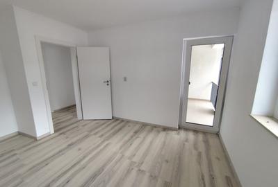 Casă cu 4 camere cu Teren 180 Mp în Micești - 3