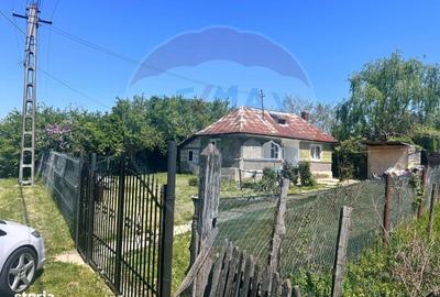 Casă cu 4 camere în Dumbrăvești