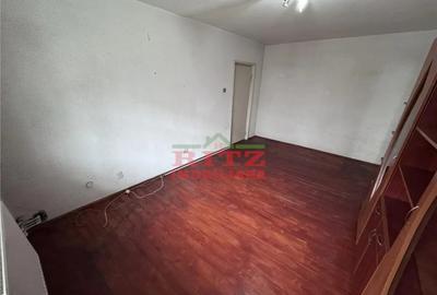 Apartament cu 3 camere semidecomandat în Central - 14