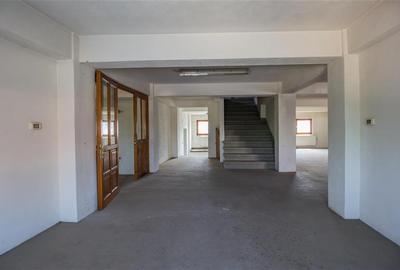 Spațiu comercial, de 900 mp, în Central - 6