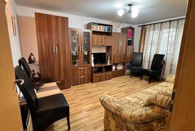 Vand apartament 2 camere Oras Buzias central - 1