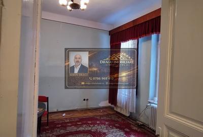 Spațiu comercial, de 300 mp, în Central - 7