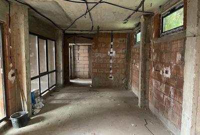 Casă cu 3 camere cu Teren 300 Mp în Central - 10