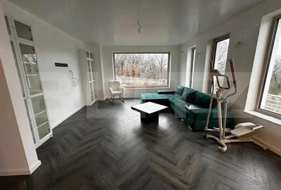 Casă cu 5 camere cu Teren 1000 Mp în Central - 2