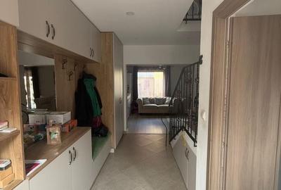 Casă cu 4 camere cu Canalizare în Dumbrăvița - 3