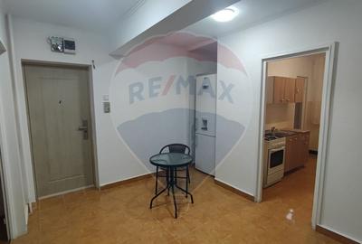 De inchiriat apartament 3 camere tip C Splaiul Crisanei etaj 1 De inchiriat apartament 3 camere tip C Splaiul Crisanei etaj 1 - 7