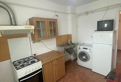 Garsonieră decomandată în Central - 2