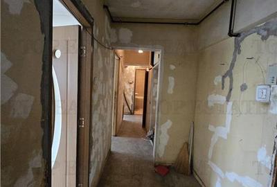 Apartament cu 3 camere decomandat în Drumul Taberei - 9