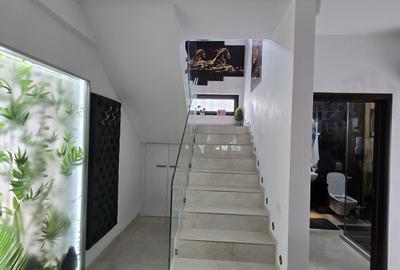 Casă Individuala - P+1E+Pod - 4 camere - 18