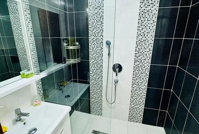 Apartament cu 2 camere decomandat, mobilat în Central