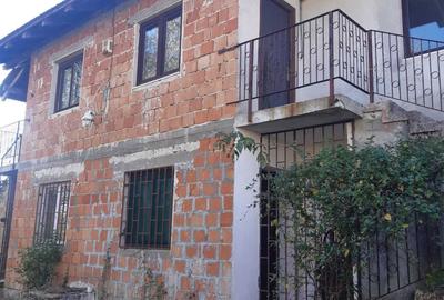 Casă cu 4 camere în Fârdea - 5