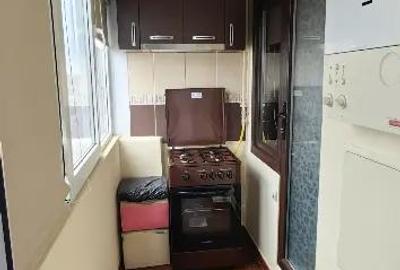 Apartament cu 2 camere decomandat în Micro 9 - 11