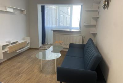 Garsoniera , zona ultracentrala - Piata Moldovei , et 3/4 , - 23