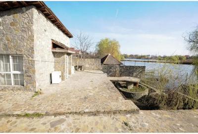 Casă cu 7 camere cu Teren 953 Mp în Central - 10