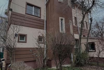 Casă cu 8 camere cu Canalizare în Iancu Nicolae - 27