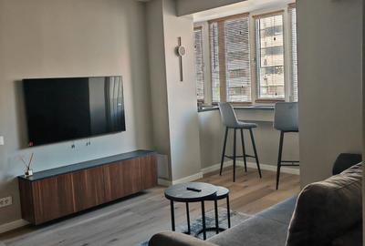 Apartament cu 2 camere semidecomandat, mobilat în Ultracentral