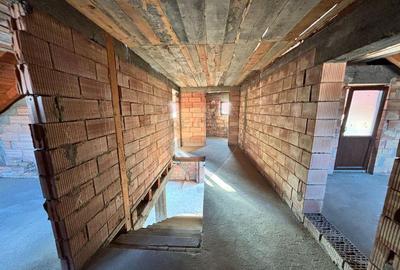 Casa Noua pe 3 niveluri in Media? zona Baznei - prive... - 12