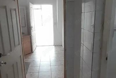 Spațiu comercial, de 80 mp, în Central - 3