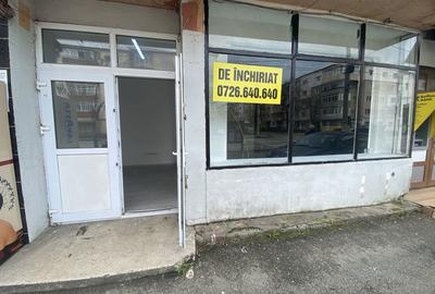 Spațiu comercial, de 40 mp, în Central - 3