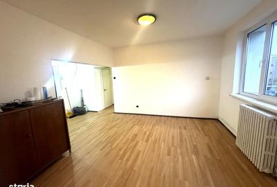 Apartament cu 3 camere în 7 Noiembrie - 2