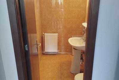 Spațiu comercial, de 46 mp, în Policlinica - 5