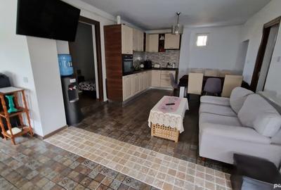 Casă cu 7 camere cu Teren 1300 Mp în Cristian - 1