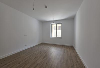 Apartament cu 3 camere decomandat, mobilat în P-ța Universității - 12