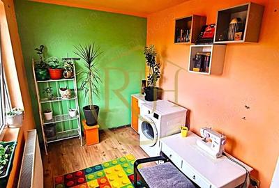 Vand apartament cu 4 camere in zona spitalul judetean,comision ,,0'' - 2