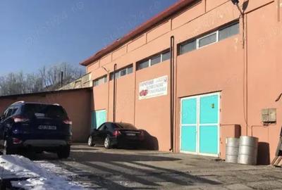 Spațiu comercial, de 600 mp, în Central - 4