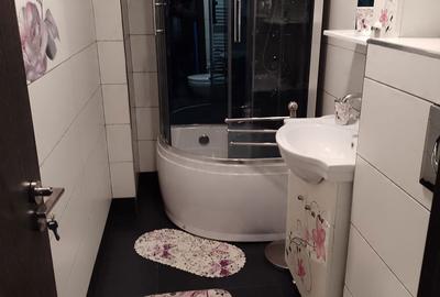 Garsonieră decomandată în Far - 1