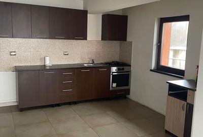 Casă cu 5 camere cu Teren 1000 Mp în Exterior Vest - 1