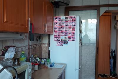 Rahova , Piata Cosbuc - 3