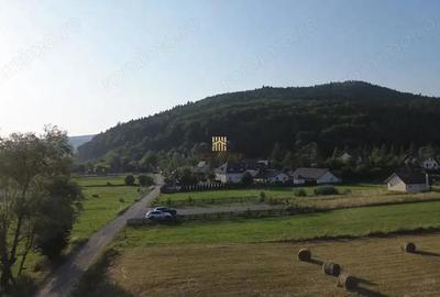 Teren de 5886 mp, în Bucșoaia - 1