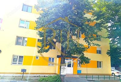 Vand apartament decomandat spatios cu 2 camere in Oravita. Comision ,,0''