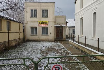 Casă cu 3 camere în Central - 1