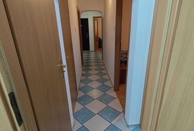 Apartament cu 3 camere decomandat în Apărătorii Patriei - 8