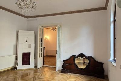 Apartament deosebit cu 4 camere spațioase, în zonă centrală Apartament deosebit cu 4 camere spațioase, în zonă centrală - 5