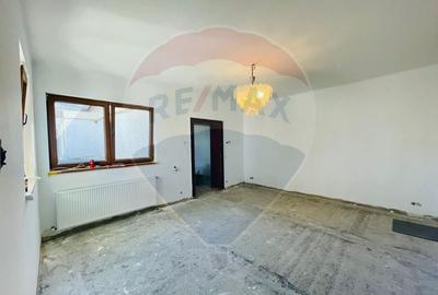 Casă cu 6 camere cu Teren 500 Mp în Calea Dumbrăvii - 11