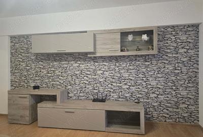 Inchiriez apartament cu 2 camere ,decomandat,situat in zona Bazar Orizont ,pe strada Trandafirilor, - 1