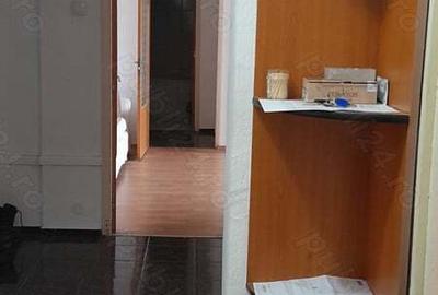 Ofer spre inchiriere o camera - 1